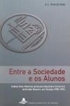 Entre A Sociedade E Os Alunos